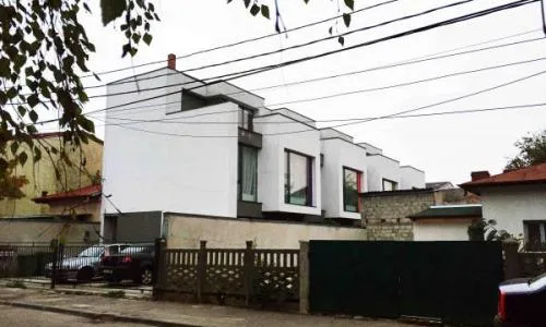 Apartament nou, modern, 2 etaje, 4 camere, Damaroaia, Jiului