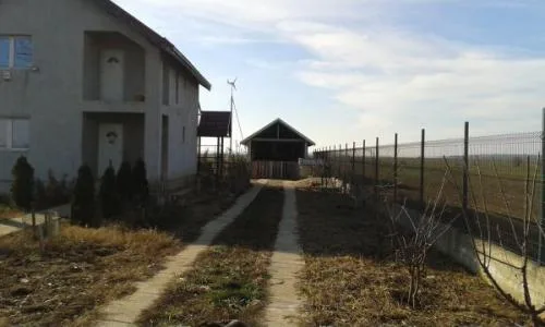 V?nd vila -casa vacanta +teren intravilan 3300m2