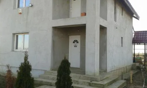 V?nd vila -casa vacanta +teren intravilan 3300m2