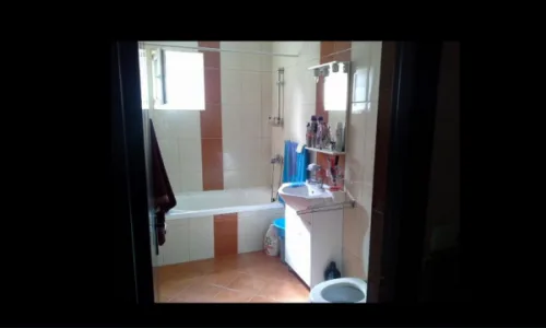 Caut colega de ap 2 cam intrari separate, mobila noua. 85 euro/cam