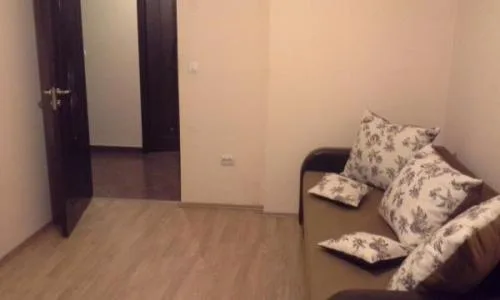 Caut colega de ap 2 cam intrari separate, mobila noua. 85 euro/cam