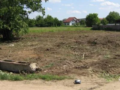 V?nd teren construibil intravilan ?n Vestul Bucure?tiului , dou? deschideri , ?n Dragomire?ti- Vale / Ilfov , zona Prim?riei , Liceului , la 5 min. de Bucure?ti