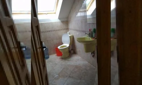 Dau in chirie mansarda casa pentru birouri, mobilata, utilata