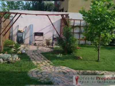 Casa de vanzare, 5 camere, cu gradina si terasa, cu loc de parcare 2 masini in curte, strada privata (servitute cu porti de acces), vis-a-vis de fostele sere