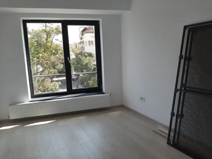 INCHIRIEZ APARTAMENT 3 CAMERE ULTRACENTRAL