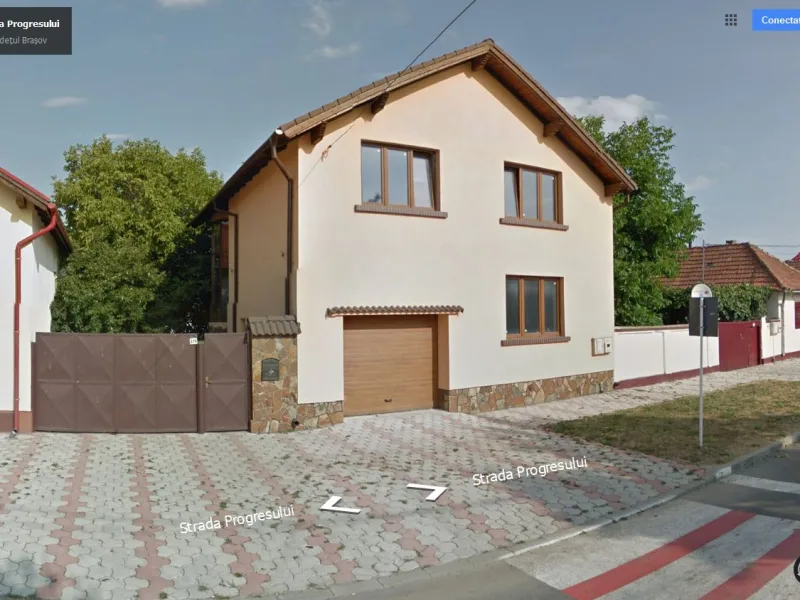 Vila cu etaj la curte Ghimbav