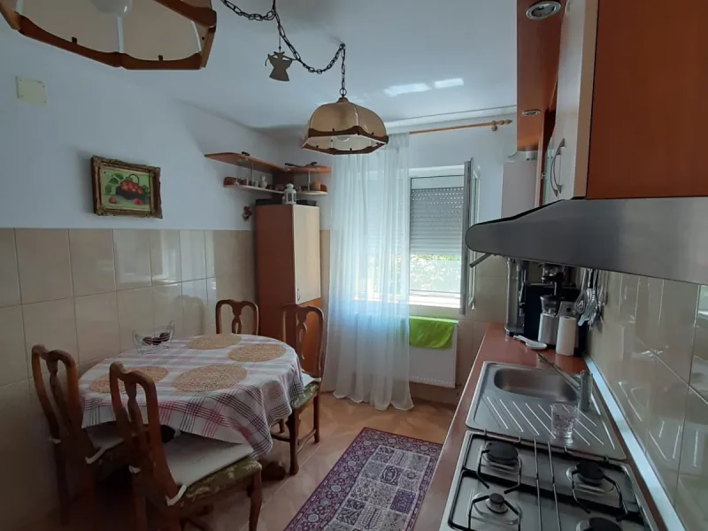 Casa cu teren de 1000mp