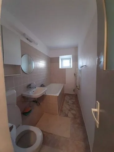 PROPRIETAR vand GARSONIERA 42mp, transformata in 2 cam - Mall Vitan