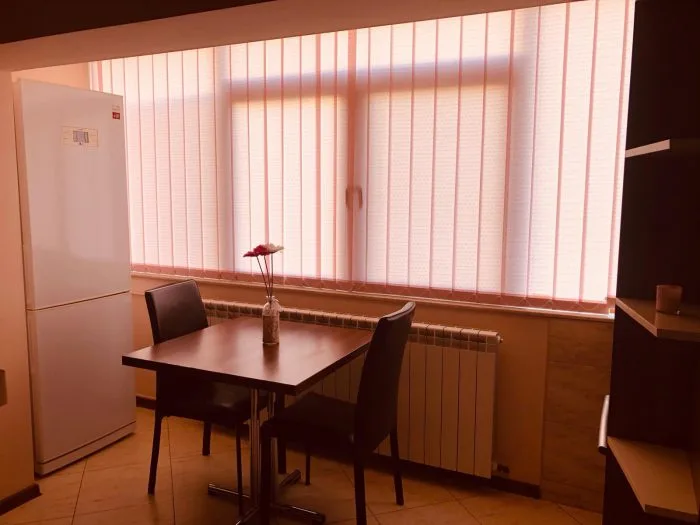 Inchiriere garsoniera transformata in 2 camere Mall Vitan