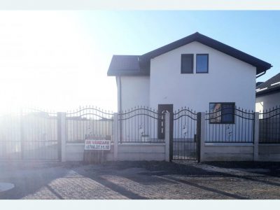 Casa de vanzare