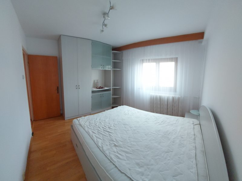 Inchiriez apartament 3 camere, utilat si mobilat