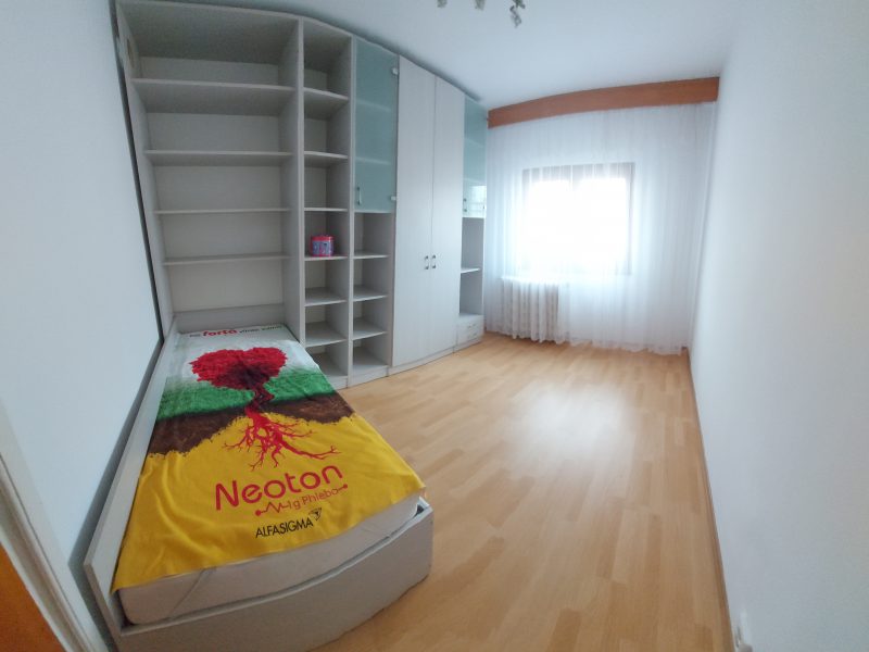 Inchiriez apartament 3 camere, utilat si mobilat