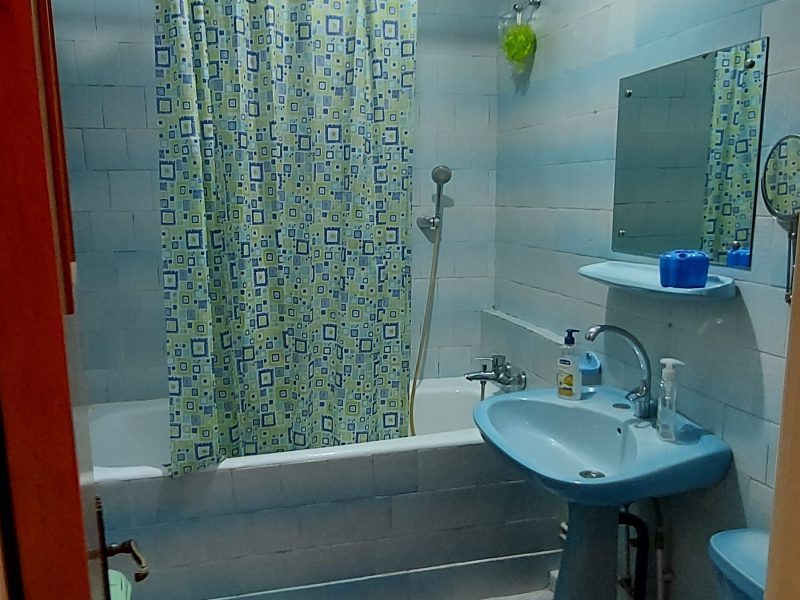 Inchiriez apartament 3 camere, utilat si mobilat