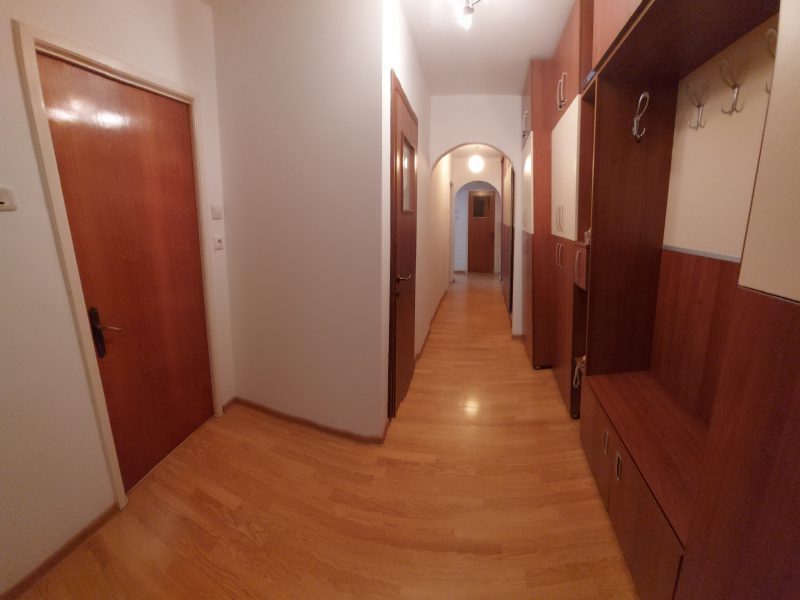 Inchiriez apartament 3 camere, utilat si mobilat