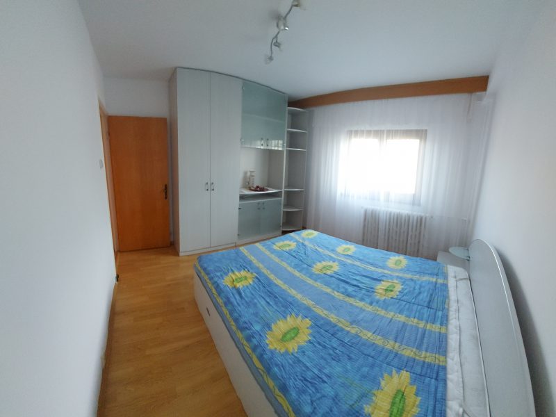 Inchiriez apartament 3 camere, utilat si mobilat