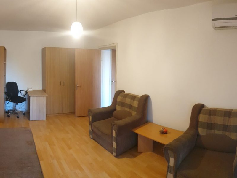 Vand apartament 2 camere zona Gorjului, Militari
