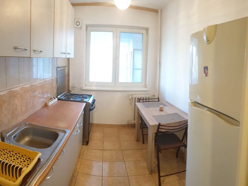 Vand apartament 2 camere zona Gorjului, Militari