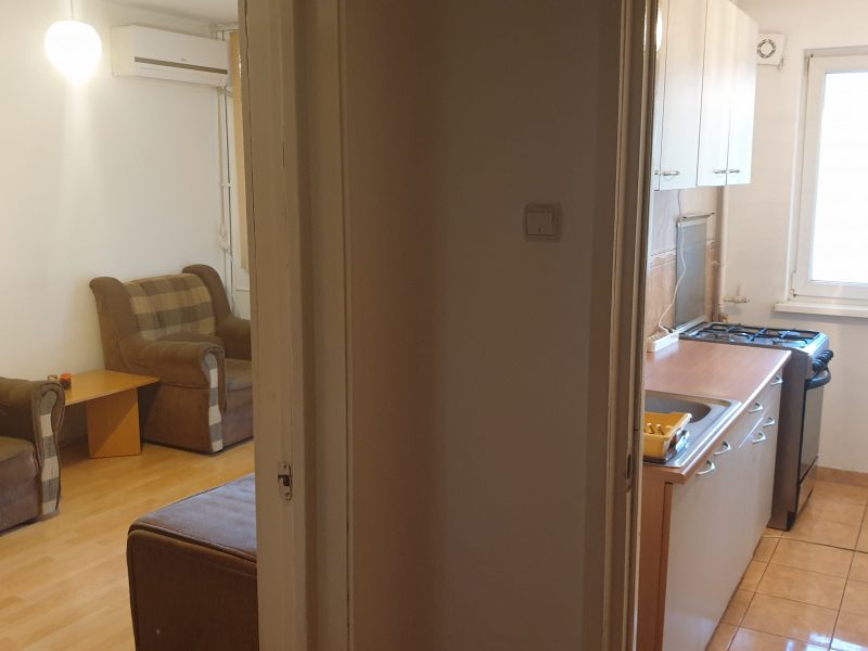 Vand apartament 2 camere zona Gorjului, Militari