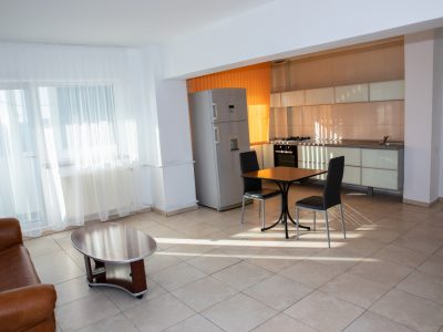 Particular inchiriez apartament 2 camere Panduri - Marriott -13 Septembrie