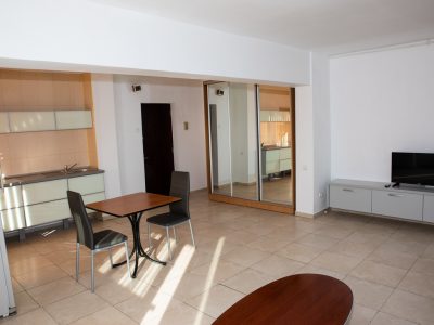 Particular inchiriez apartament 2 camere Panduri - Marriott -13 Septembrie