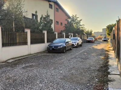 Proprietar: vand 500 m2 de teren intr-o comunitate frumoasa