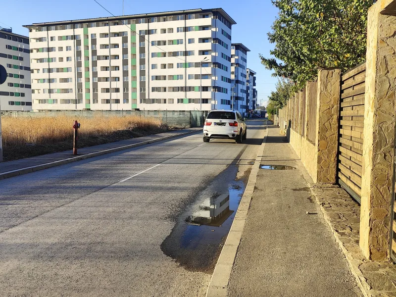 Proprietar: vand 500 m2 de teren intr-o comunitate frumoasa