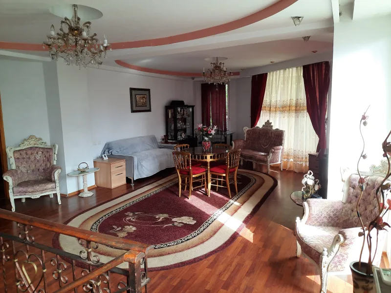 Vila spatioasa de vanzare/inchiriere Sector 2