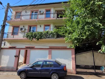 Vila spatioasa de vanzare/inchiriere Sector 2