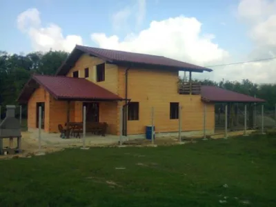 Case din lemn masiv - Comuna Bistra / Alba