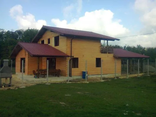 Case din lemn masiv - Comuna Bistra / Alba