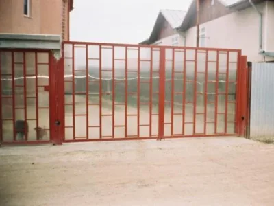 Usi si porti de garaj - de interior si industriale - Bucuresti