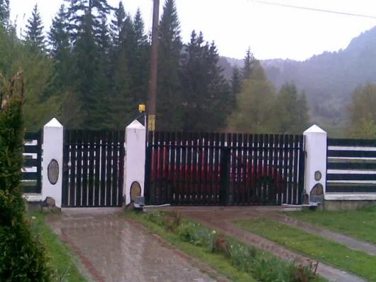 Usi de garaj - usi industriale - automatizari - Falticeni / Suceava