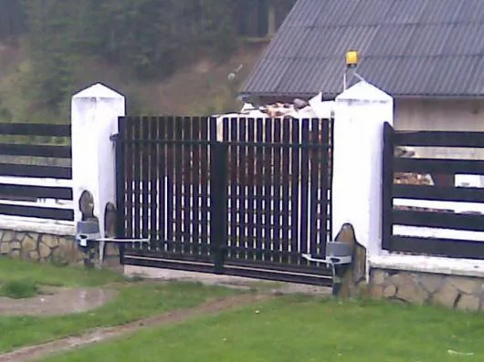 Usi de garaj - usi industriale - automatizari - Falticeni / Suceava