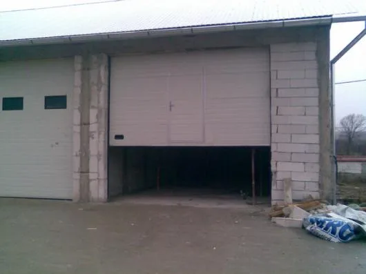 Usi de garaj - usi industriale - automatizari - Falticeni / Suceava