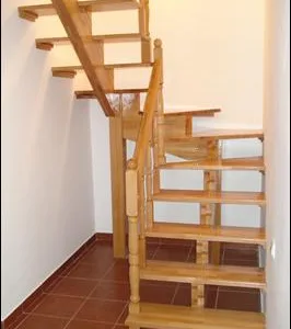 Scari interioare din lemn - Piatra Neamt