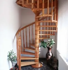 Scari interioare din lemn - Piatra Neamt