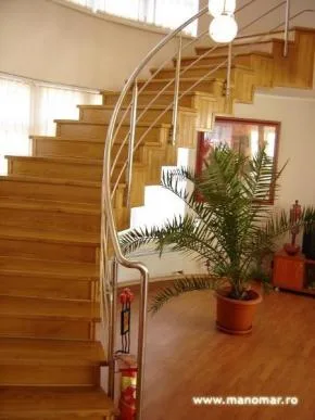 Scari interioare din lemn - Piatra Neamt