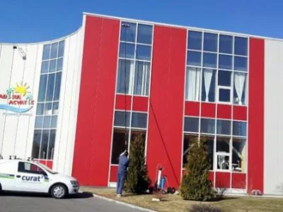 Curat La Patrat Servicii curatenie Brasov