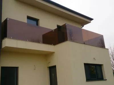 Dragalina / Calarasi - Constructii sticla: cabine de dus. mobilier - scari,usi