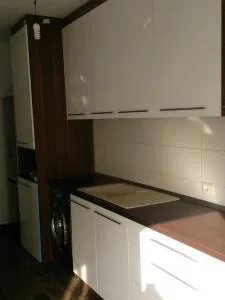 Dragalina / Calarasi - Constructii sticla: cabine de dus. mobilier - scari,usi