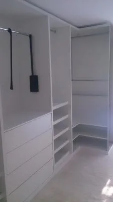 Dragalina / Calarasi - Constructii sticla: cabine de dus. mobilier - scari,usi