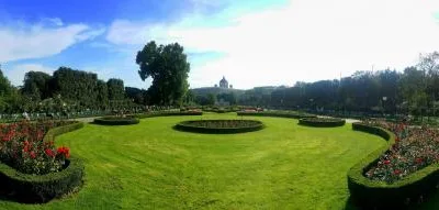 Bucuresti - Amenajare si intretinere spatii verzi