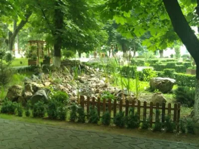 Tomesti / Iasi - Amenajari gradini - impaduriri - mobilier urban