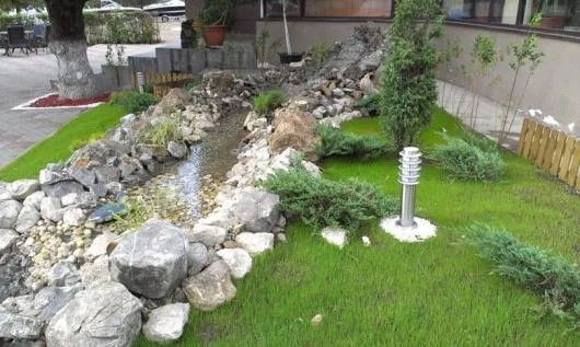 Tomesti / Iasi - Amenajari gradini - impaduriri - mobilier urban