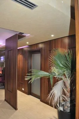 Usi si scari din lemn masiv realizate la comanda - Margineni / Bacau