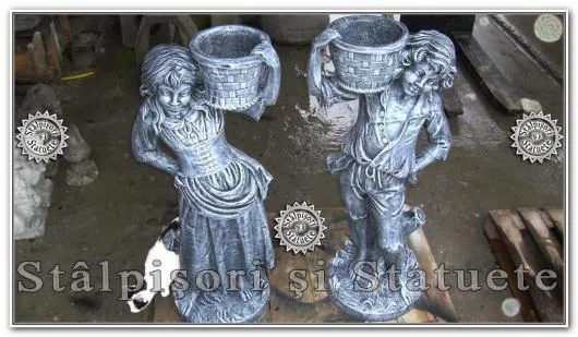 Cocorova / Mehedinti - Ornamente de gradina din beton