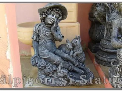 Cocorova / Mehedinti - Ornamente de gradina din beton