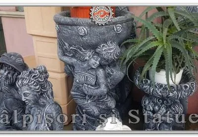 Cocorova / Mehedinti - Ornamente de gradina din beton