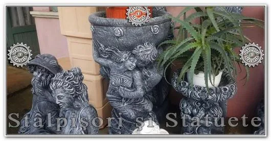 Cocorova / Mehedinti - Ornamente de gradina din beton
