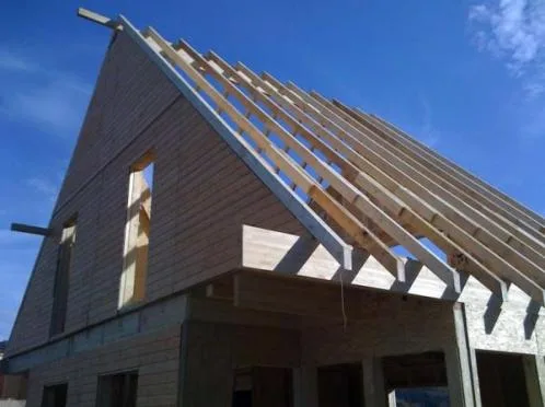Case pe structura din lemn Ploiesti